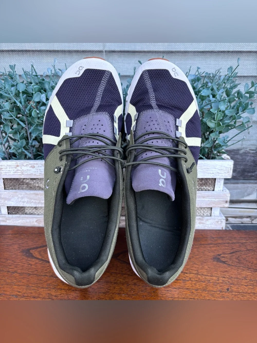 On Running Women's Sneakers Olive Green Black White